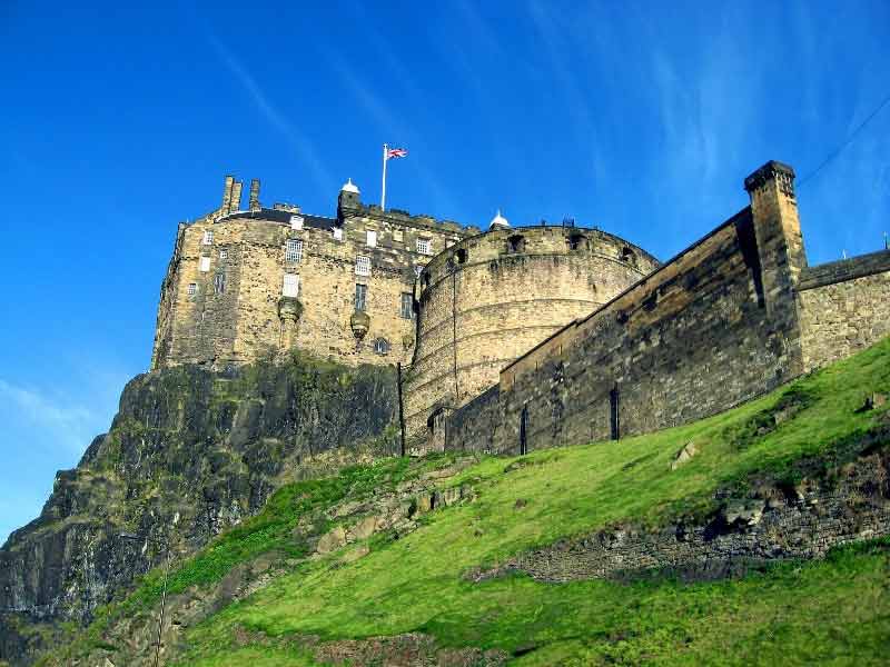 shopin-holidays-Edinburgh-Castle-trip