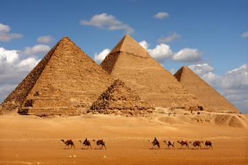 shopin-holidays-private-tour-giza-pyramids-sphinx-egyptian-museum-khan-el-khalili-in-cairo